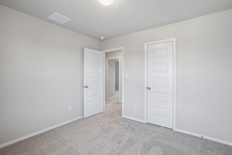 Spacious, unfurnished interior of a new home in Edgebrooke, Pflugerville (Image 34).