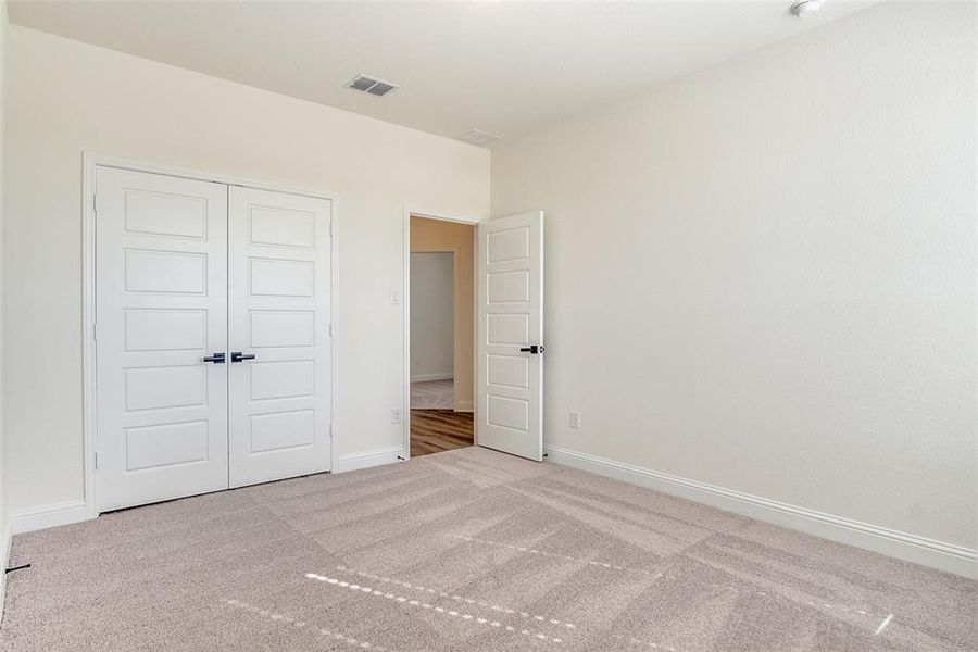 Spacious, unfurnished interior of a new home in Sierra Vista at Kelly Ranch, Aledo (Image 13).