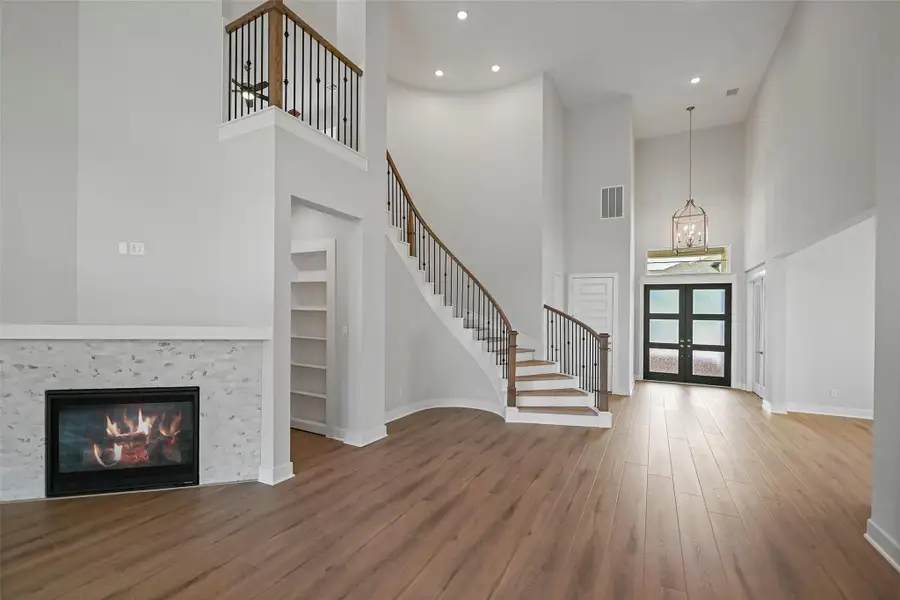 Spacious, unfurnished interior of a new home in Bridgeland 80′, Cypress (Image 11). Spacious, unfurnished interior of a new home in Bridgeland 80′, Cypress (Image 11).