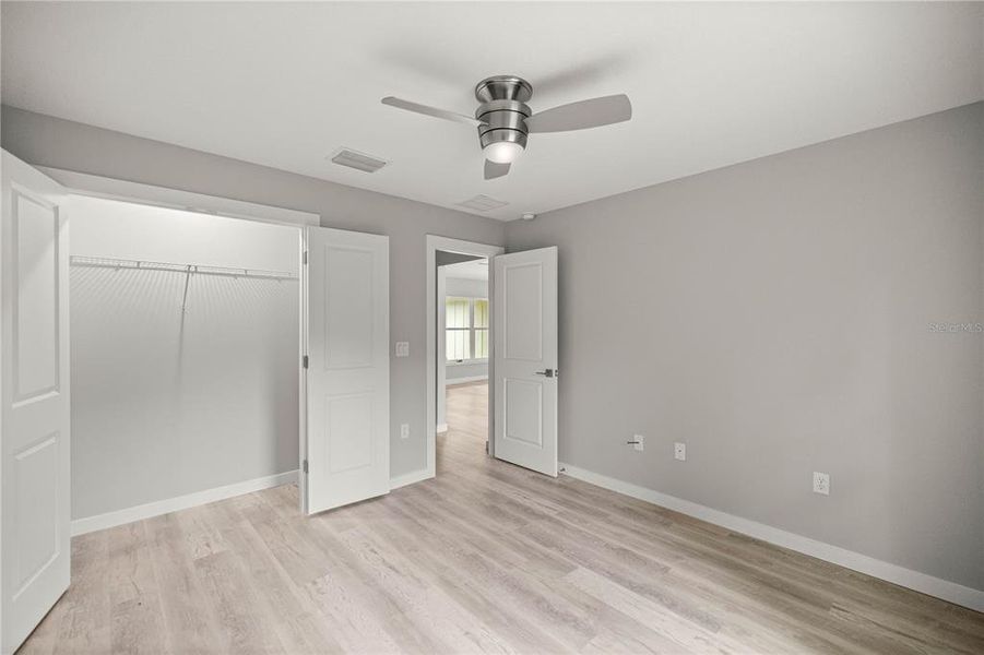 Spacious, unfurnished interior of a new home in , Ocala (Image 26).