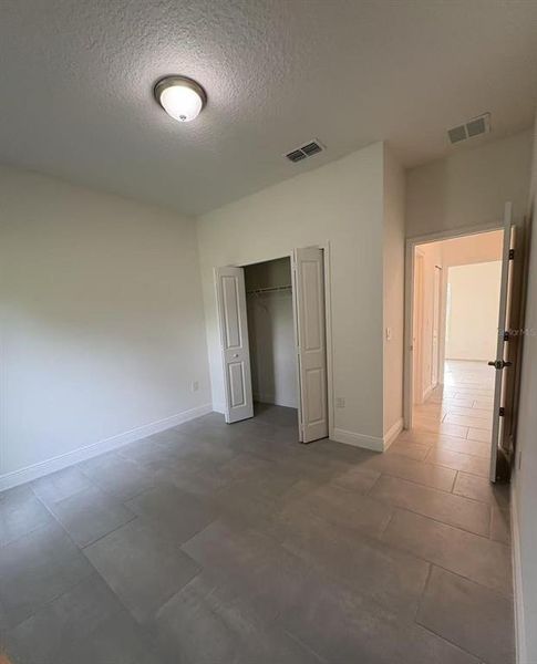 Spacious, unfurnished interior of a new home in , Deland (Image 15).