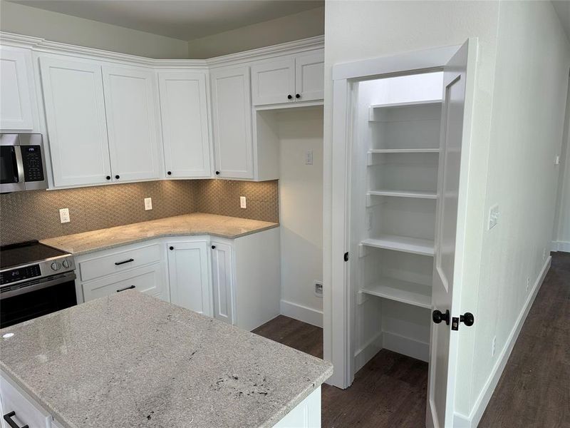 Furnished interior view inside a new home in , Whitesboro (Image 4).