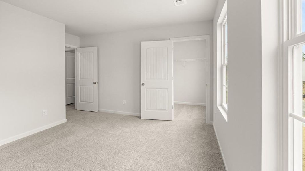 Spacious, unfurnished interior of a new home in Parkside at Carter Grove, Cartersville (Image 16).