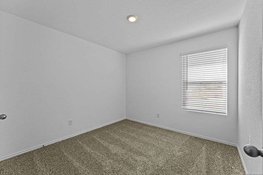 Spacious, unfurnished interior of a new home in Avenida, Converse (Image 14).