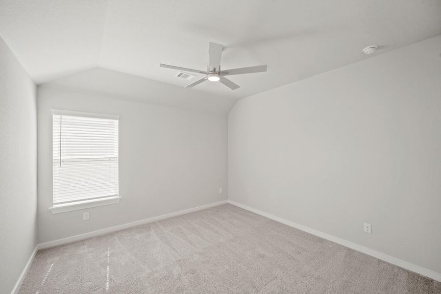 Spacious, unfurnished interior of a new home in Morton Creek Ranch, Katy (Image 17).