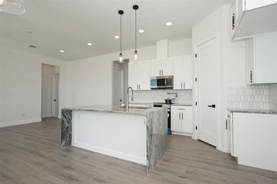 Furnished interior view inside a new home in , Palacios (Image 10).