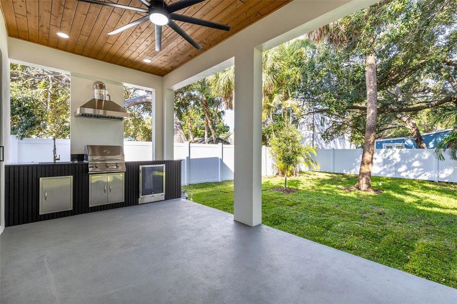 Exterior details and patio area of a home in , Tampa (Image 25).