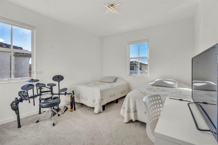 Furnished interior view inside a new home in , Coral Springs (Image 7).