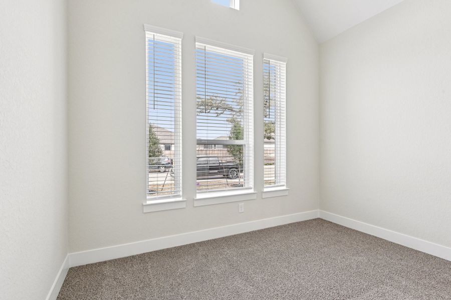 Spacious, unfurnished interior of a new home in Village at Three Oaks, Seguin (Image 42). Spacious, unfurnished interior of a new home in Village at Three Oaks, Seguin (Image 42).