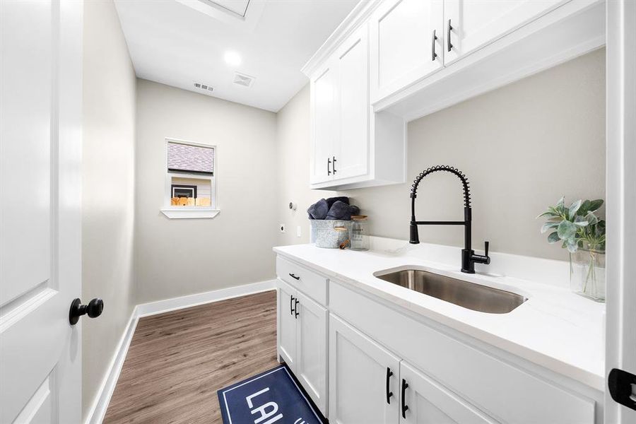 Furnished interior view inside a new home in , Sulphur Springs (Image 12).