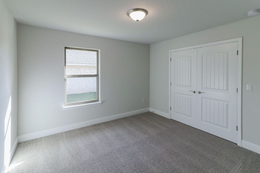 Spacious, unfurnished interior of a new home in Cedar Creek at Deerpoint Lake, Panama City (Image 18).