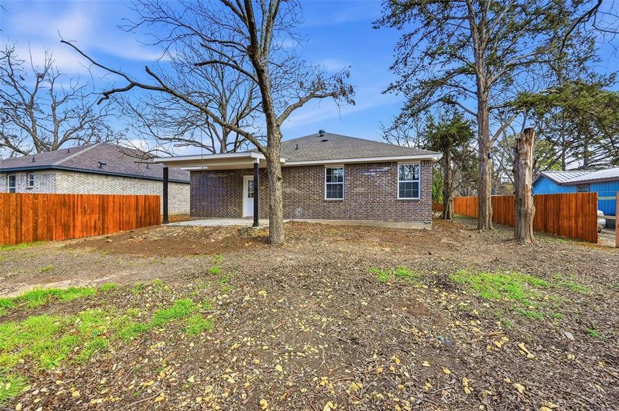 Exterior details and patio area of a home in , Cleburne (Image 16).