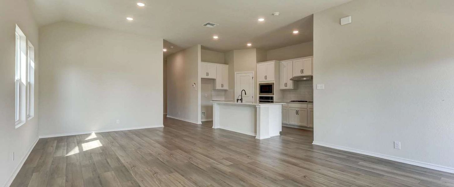 Representative unfurnished interior of a home built from the Sage by Ashton Woods in Arcadia Ridge, San Antonio (Image 15).