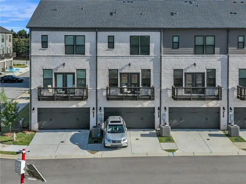 Condo located in McDonough, GA showcasing its design and architecture (Image 3).