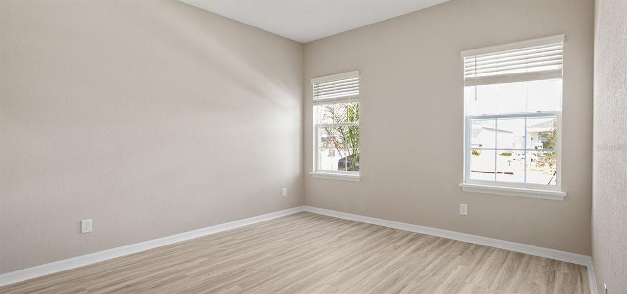 Spacious, unfurnished interior of a new home in , St. Cloud (Image 7).