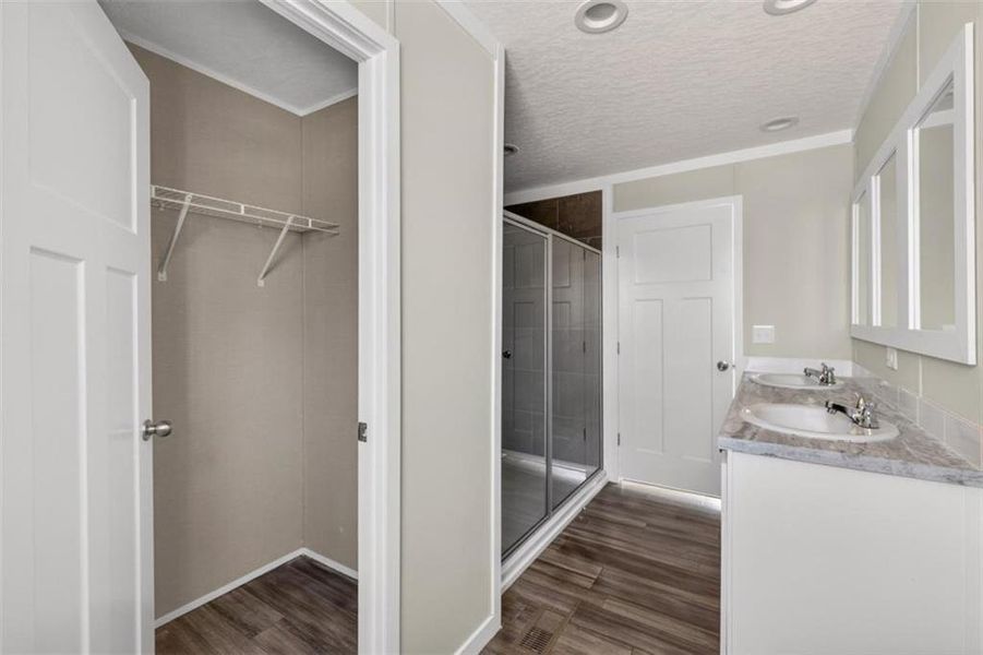 Image 33 of a home in .