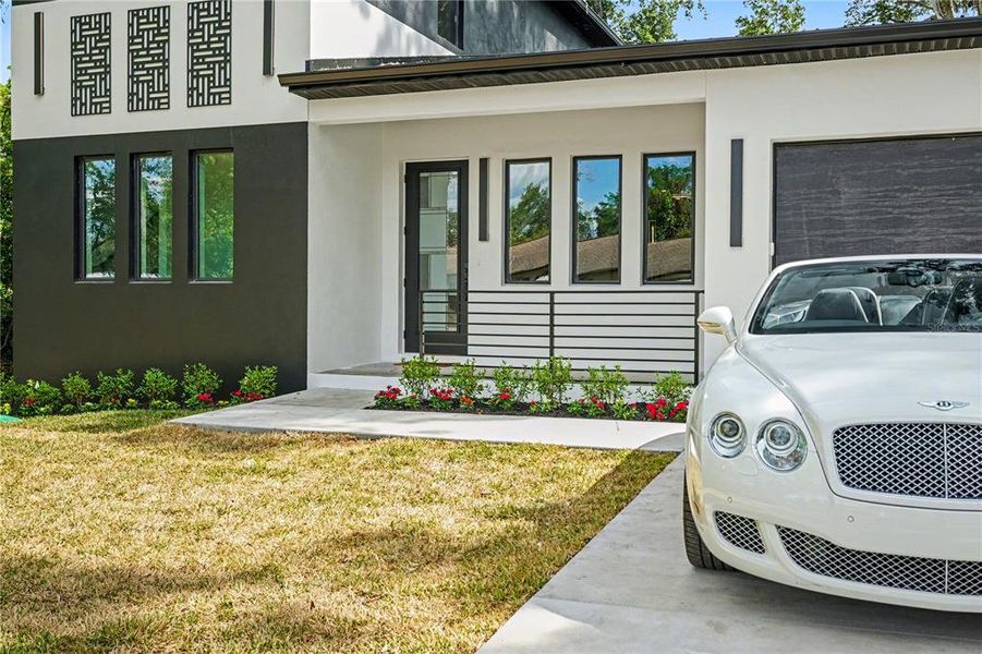 Exterior details and patio area of a home in , Seffner (Image 26).