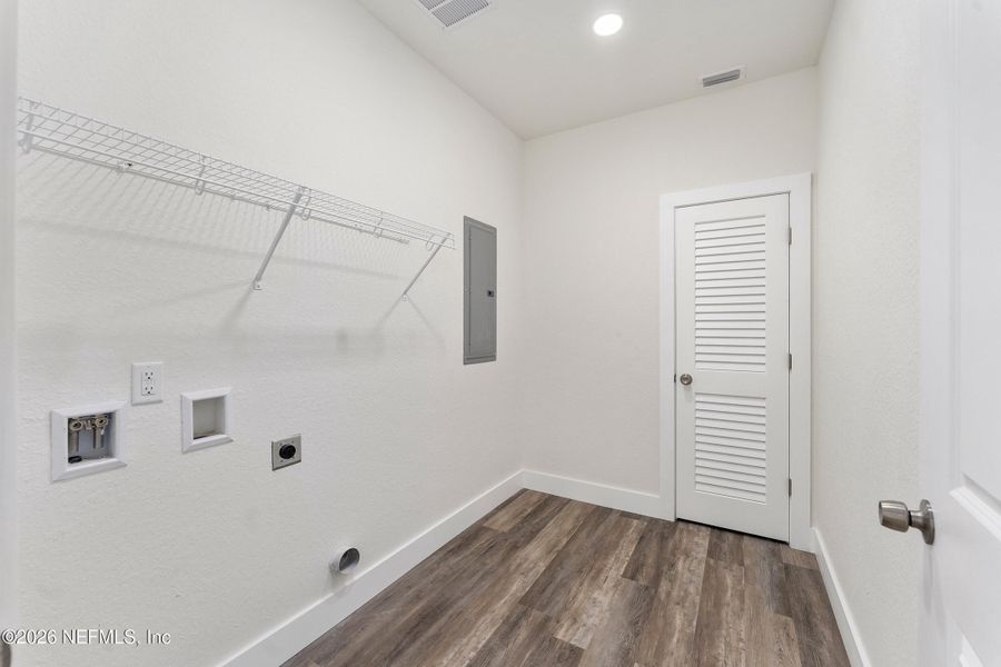 Spacious, unfurnished interior of a new home in , Hampton (Image 15).