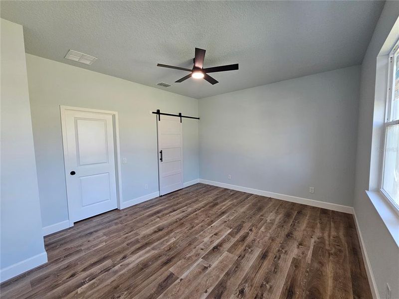 Spacious, unfurnished interior of a new home in , Orange City (Image 20).