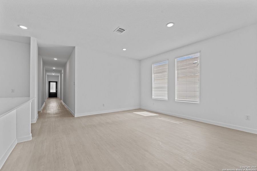 Spacious, unfurnished interior of a new home in Steelwood Trails: Coastline Collection, New Braunfels (Image 23). Spacious, unfurnished interior of a new home in Steelwood Trails: Coastline Collection, New Braunfels (Image 23).