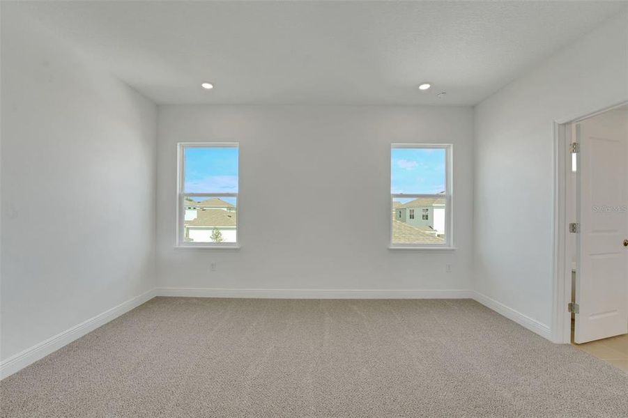 Spacious, unfurnished interior of a new home in Crossroads at Kelly Park, Apopka (Image 25).