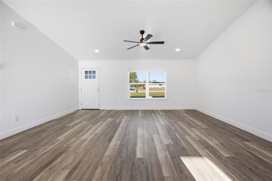Spacious, unfurnished interior of a new home in , Ocala (Image 17).