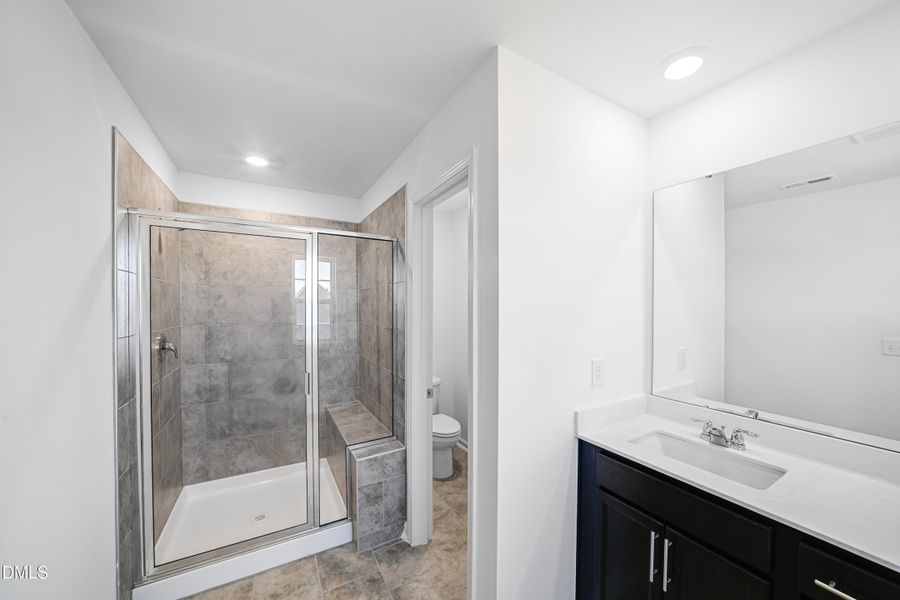 SUN_Stoneriver_Pic_Colton_OwnersBath_1of