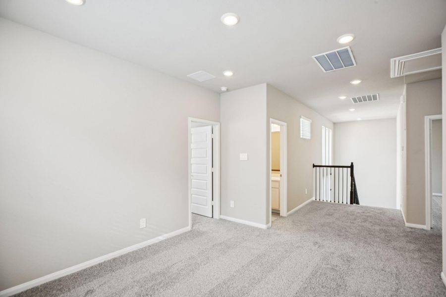 Spacious, unfurnished interior of a new home in Kemah Crossing - Luxe Series, Kemah (Image 13). Spacious, unfurnished interior of a new home in Kemah Crossing - Luxe Series, Kemah (Image 13).