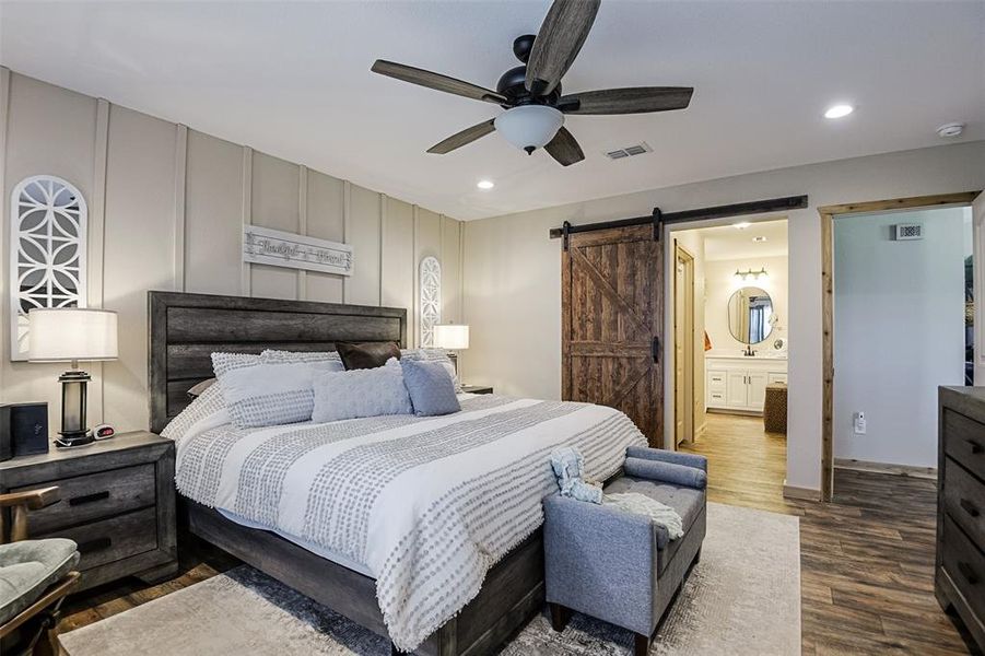 Furnished interior view inside a new home in , Waxahachie (Image 12). Furnished interior view inside a new home in , Waxahachie (Image 12).