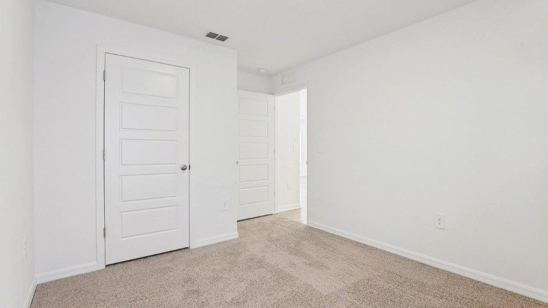 Spacious, unfurnished interior of a new home in Hamilton Bluff, Lake Hamilton (Image 25).