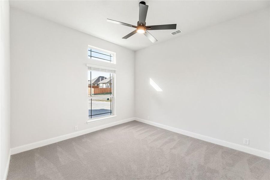 Spacious, unfurnished interior of a new home in Villages of Walnut Grove, Midlothian (Image 16).