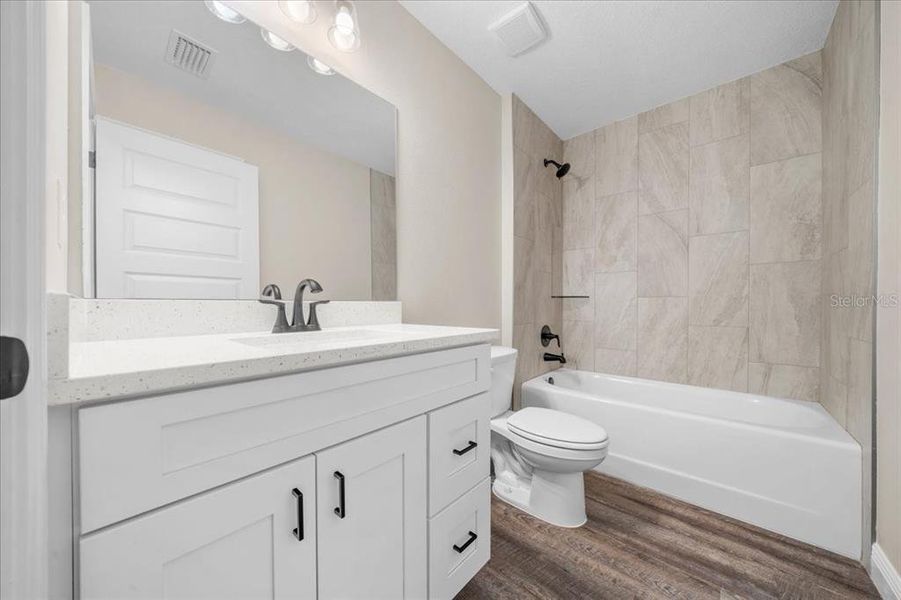 Furnished interior view inside a new home in , Dunnellon (Image 10).