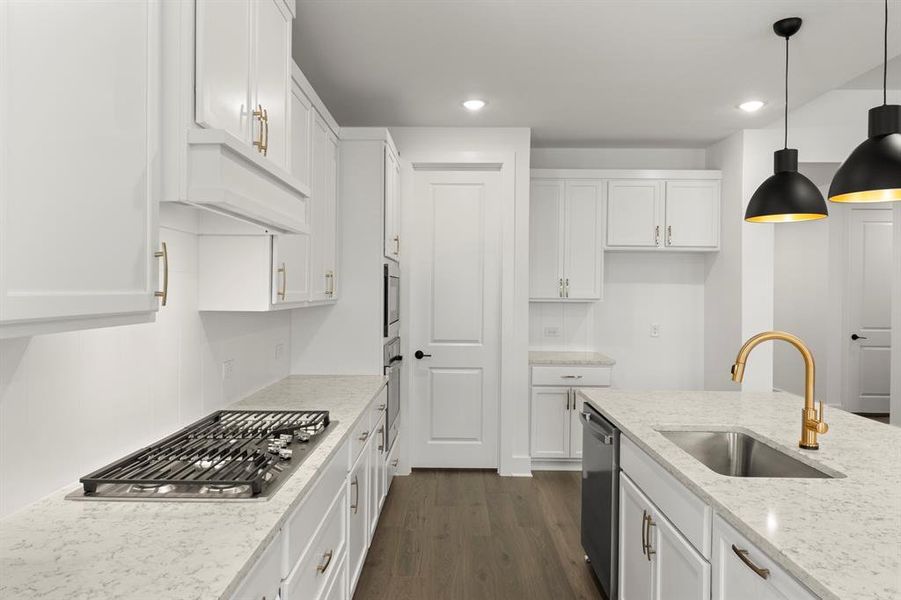11. 2700 Andorra - Kitchen (3)