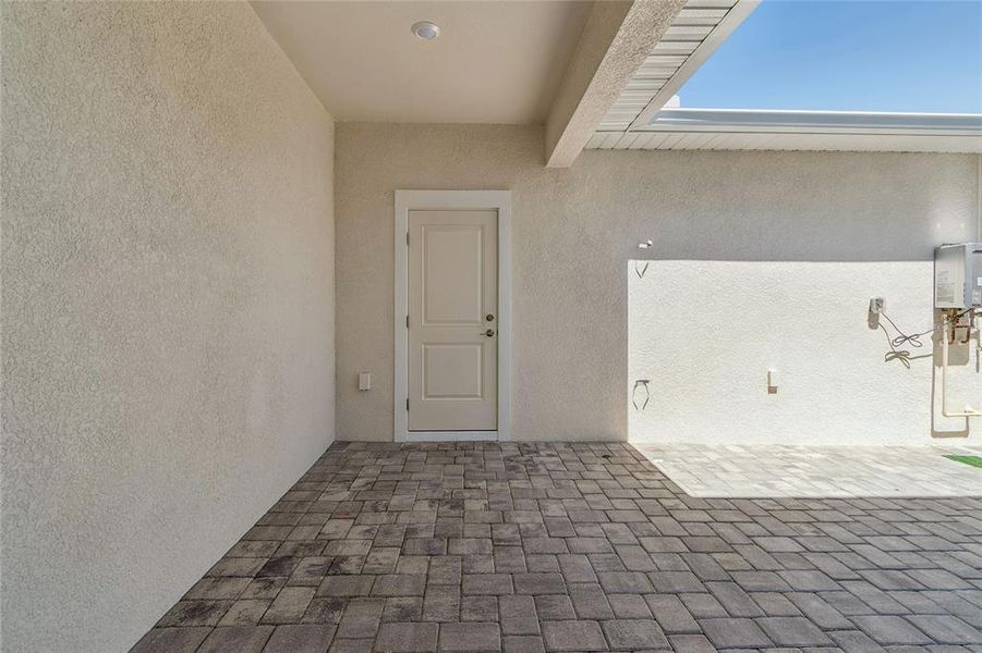 Exterior details and patio area of a home in SeaFlower, Bradenton (Image 4).