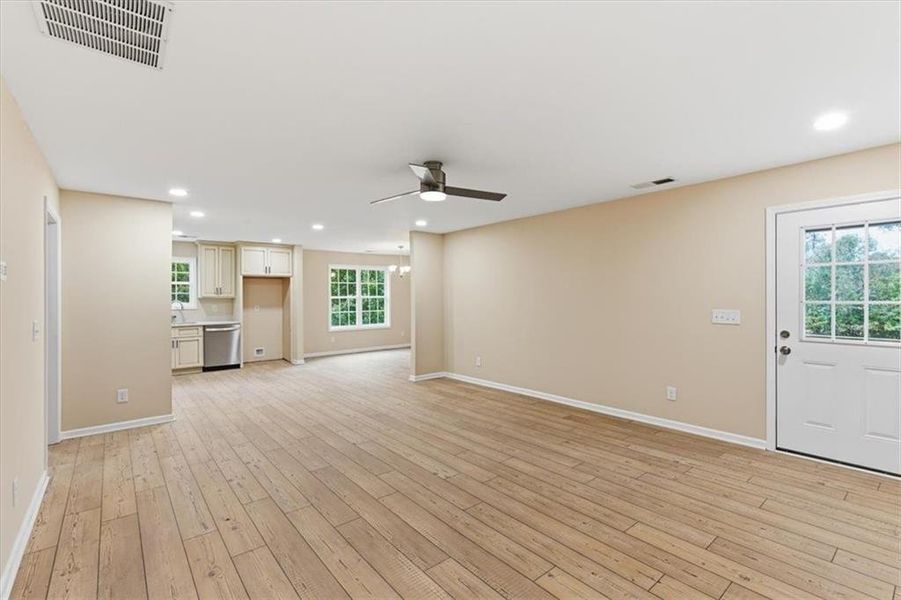 Spacious, unfurnished interior of a new home in , Taylorsville (Image 29).
