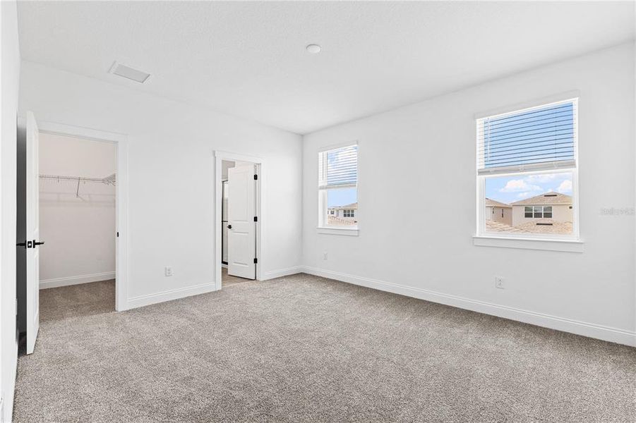Spacious, unfurnished interior of a new home in Osprey Ranch, Winter Garden (Image 27).