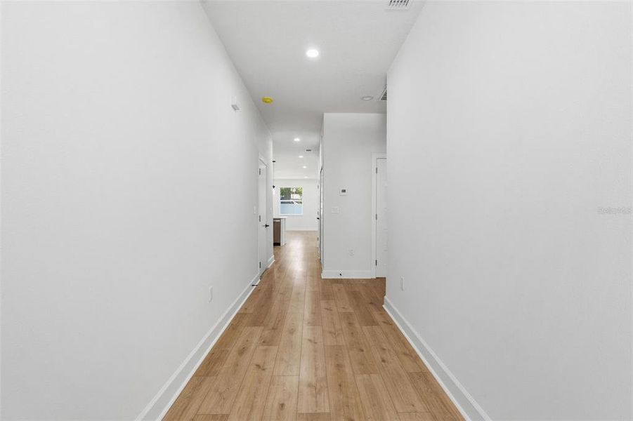 Spacious, unfurnished interior of a new home in , Tampa (Image 33).