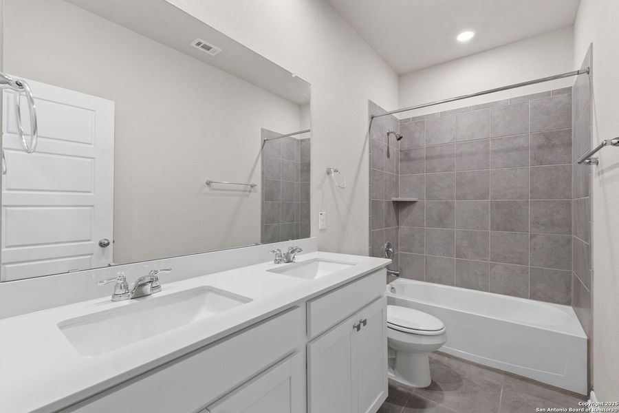 Furnished interior view inside a new home in Lark Canyon, New Braunfels (Image 11).