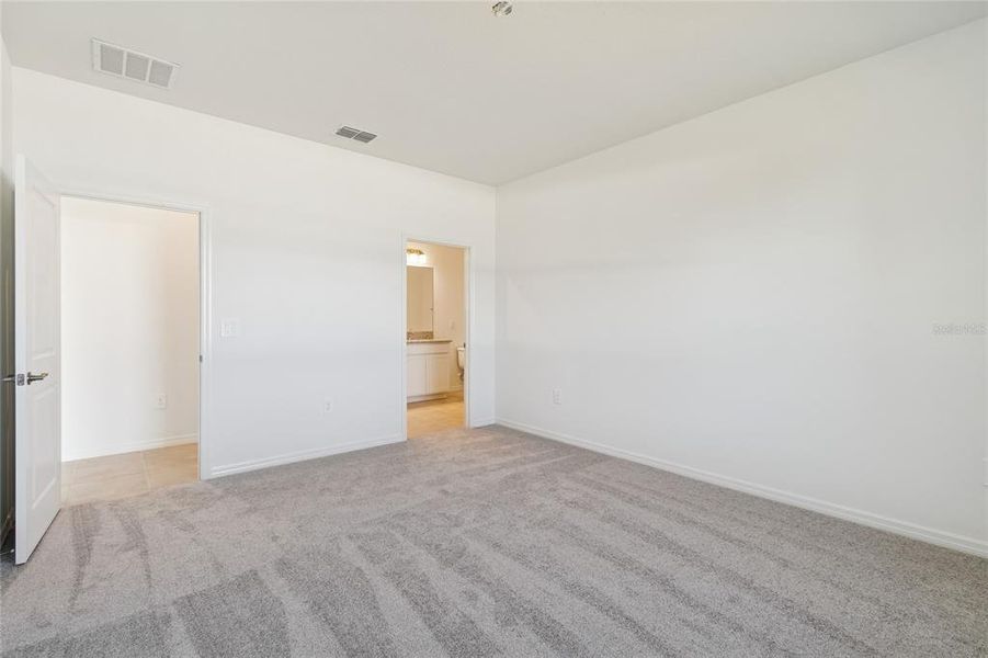 Spacious, unfurnished interior of a new home in Southpointe, Palmetto (Image 20).