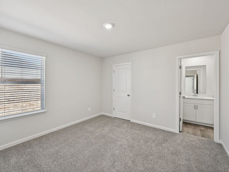 Spacious, unfurnished interior of a new home in Creekside at Oxford Park, Fairburn (Image 18).