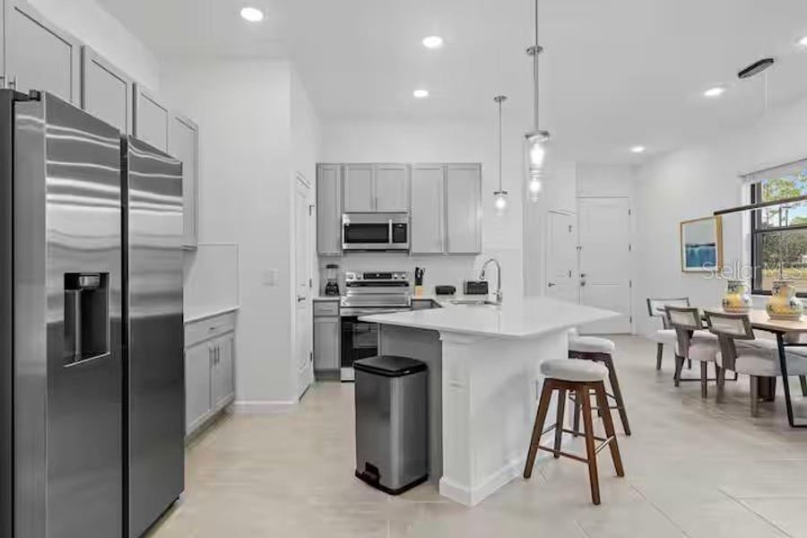 Furnished interior view inside a new home in , Orlando (Image 31).