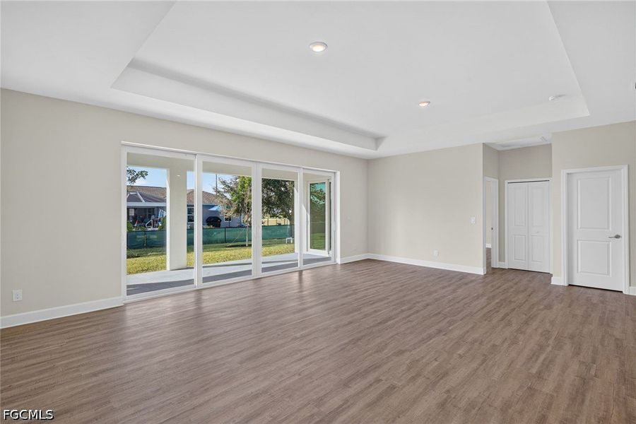 Spacious, unfurnished interior of a new home in Cape Coral, Cape Coral (Image 12).