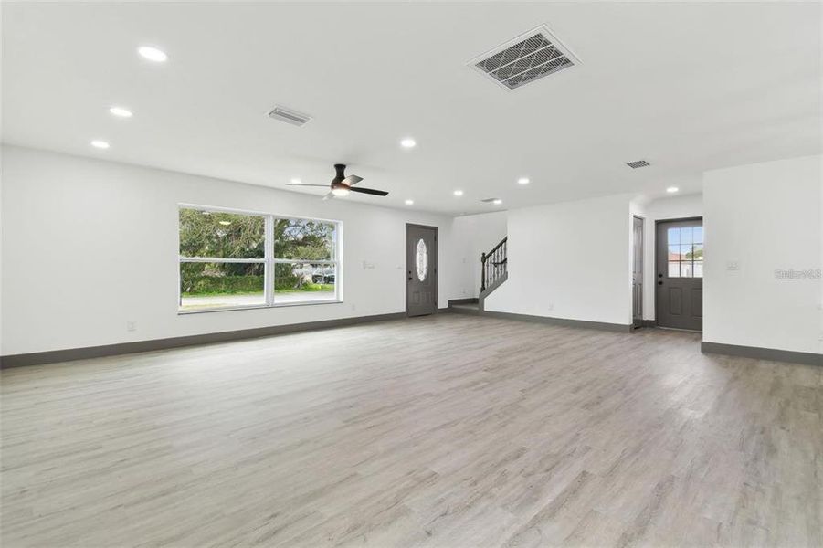 Spacious, unfurnished interior of a new home in , Tampa (Image 18).
