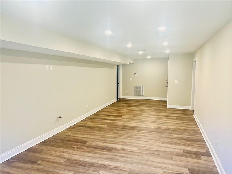 Spacious, unfurnished interior of a new home in , Taylorsville (Image 29).