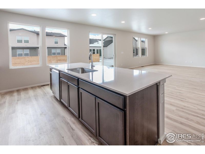 KITCHEN ISLAND