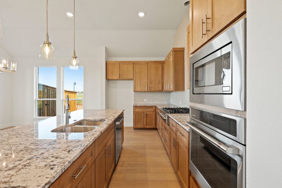 Furnished interior view inside a new home in Myrtle Creek, Waxahachie (Image 10).