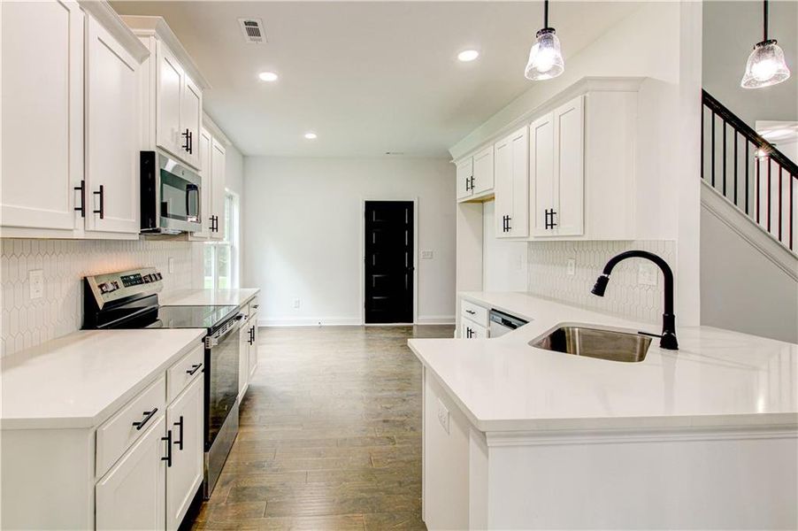 Furnished interior view inside a new home in , Villa Rica (Image 38).