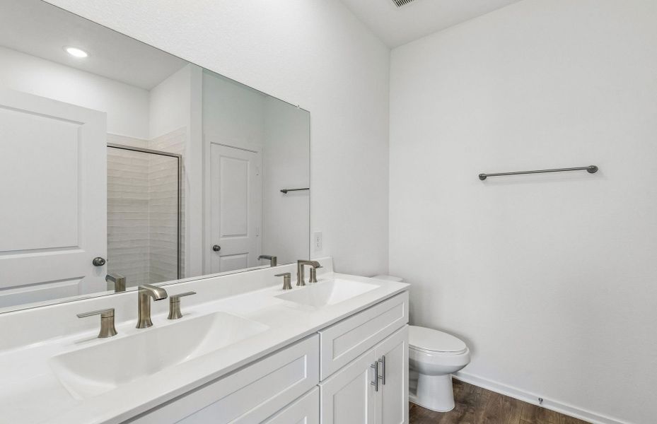 Furnished interior view inside a new home in Stokesbury, Waller (Image 5).