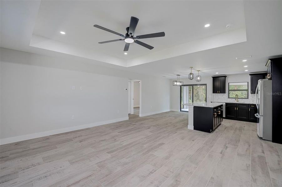 Spacious, unfurnished interior of a new home in , Port Charlotte (Image 14).
