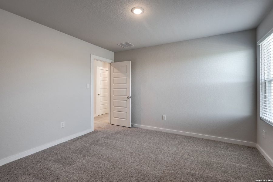 Spacious, unfurnished interior of a new home in Hacienda, San Antonio (Image 15). Spacious, unfurnished interior of a new home in Hacienda, San Antonio (Image 15).